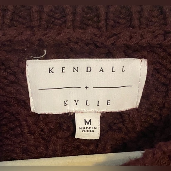 Kendall & Kylie Cropped Cable Knit Sweater, Medium - Picture 4 of 7